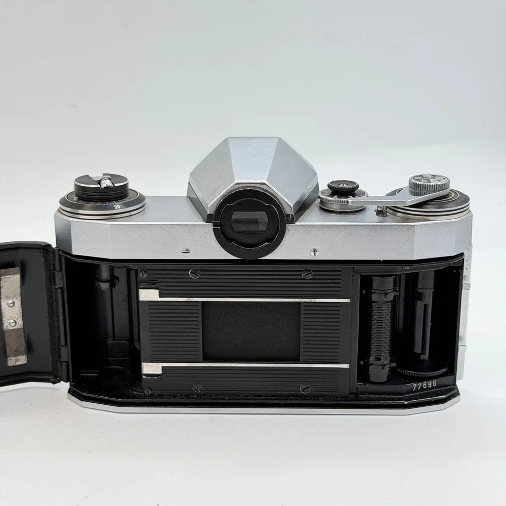 Praktica Nova 35mm SLR Camera with Carl Zeiss Jena Tessar 2.8/50 Lens Vintage